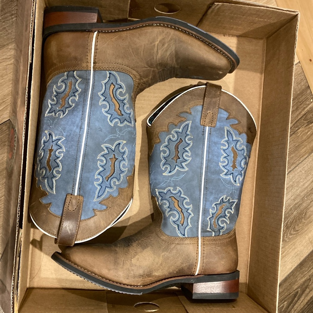 New Laredo boots